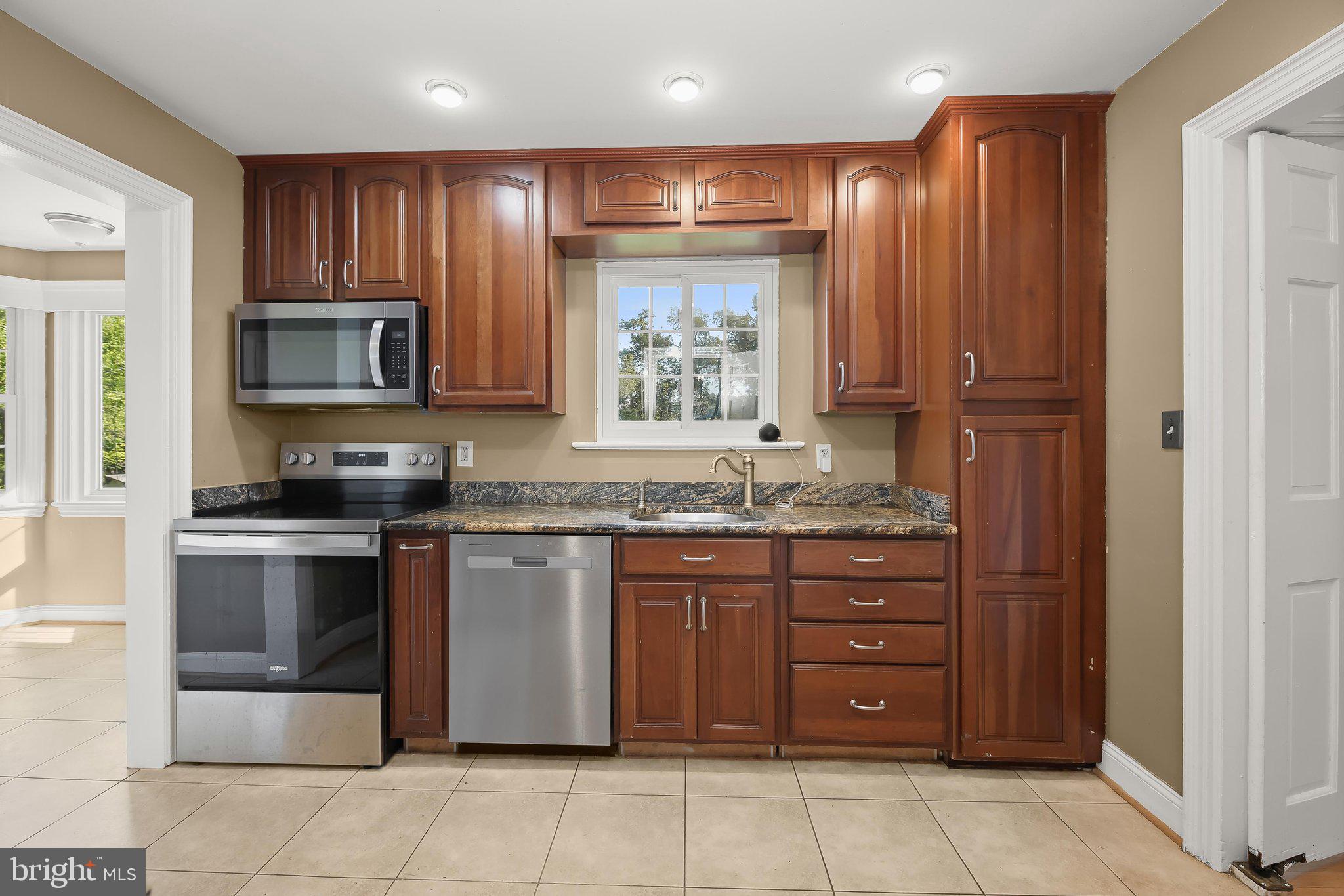 16510 Batchellors Forest Road Olney, MD 20832 - Photo 22 of 107 Kitchen