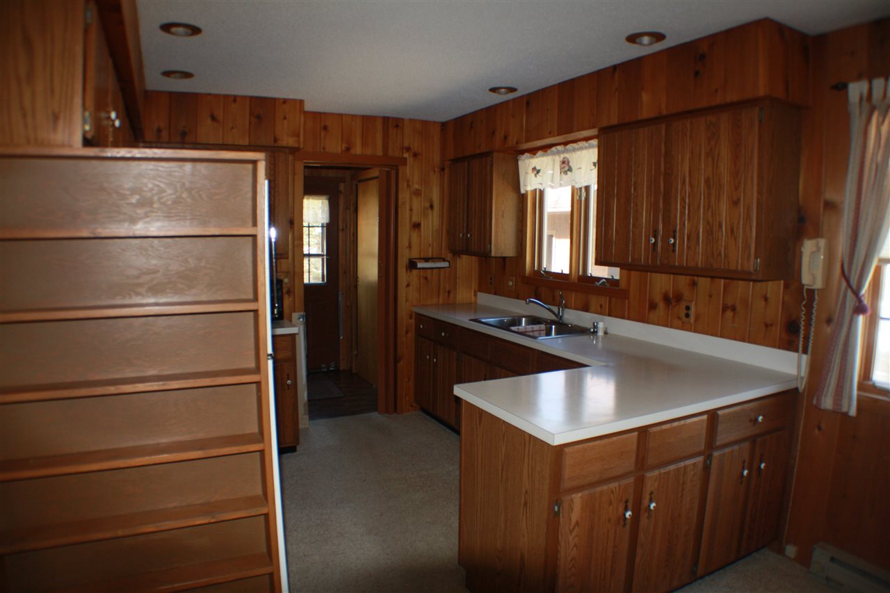 9566 South Fritz Road Maple City, MI 49664 - Photo 12 of 44 1830090-11.JPG
