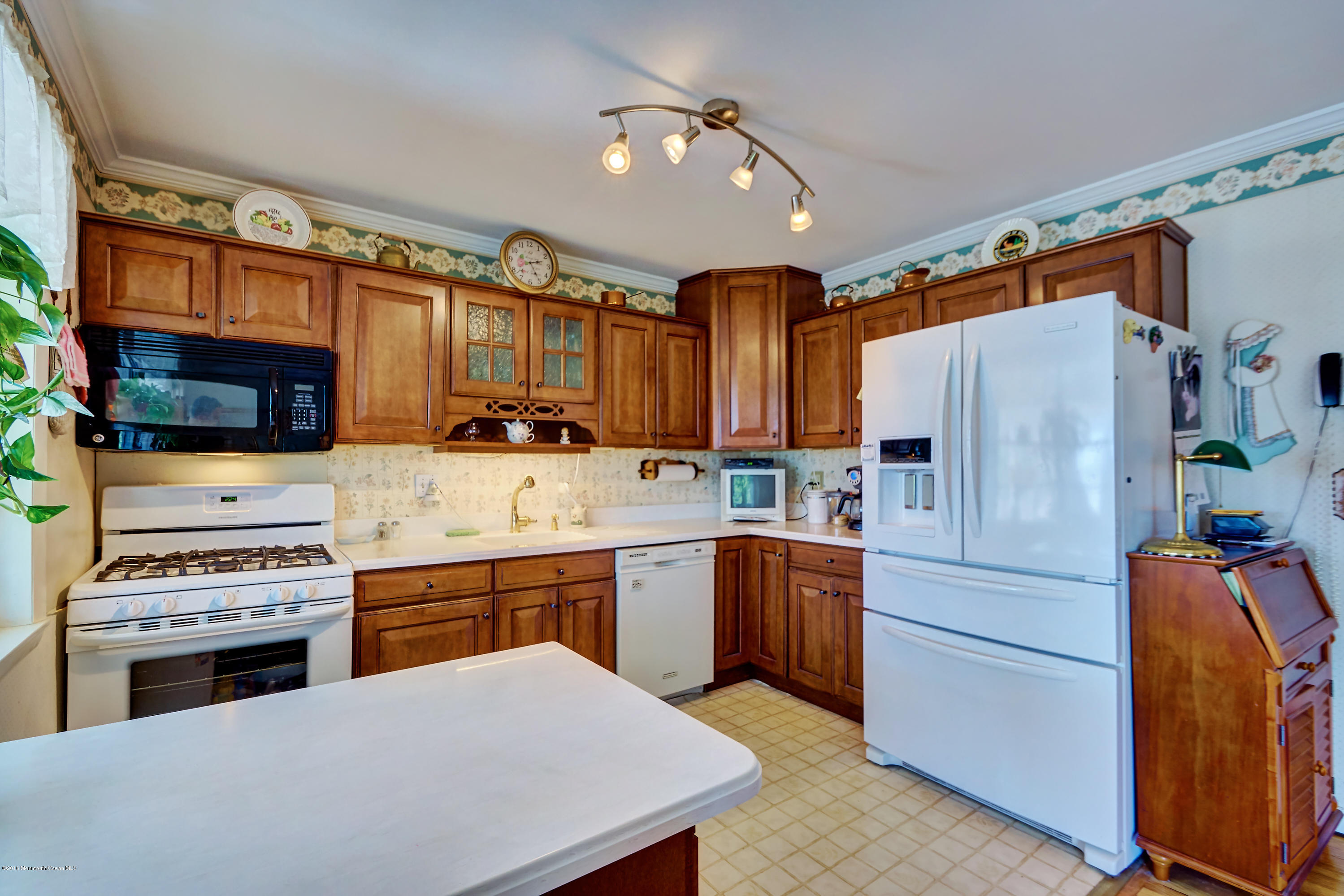 114 Whippany Road Barnegat, NJ 08005 - Photo 10 of 31 DSC06656_57_58_59_60Interior2