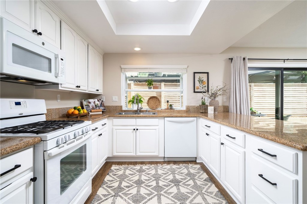 2016 Cobblefield Way Glendora, CA 91740 - Photo 13 of 38 Open Kitchen to Family Room