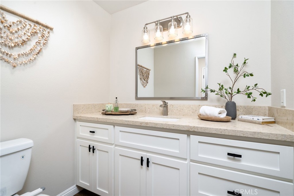 2016 Cobblefield Way Glendora, CA 91740 - Photo 15 of 38 Downstairs Powder Room