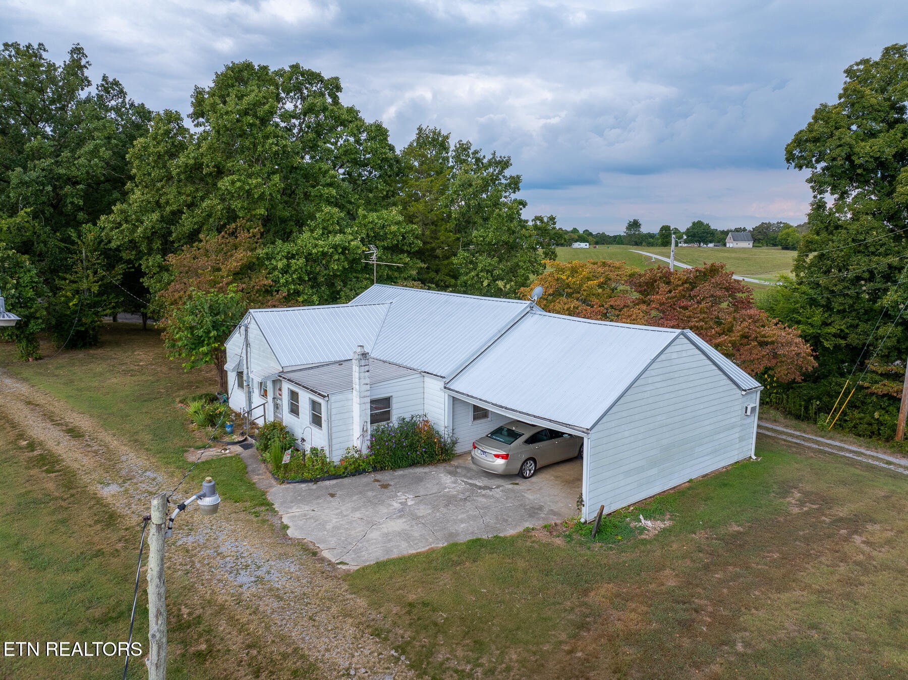 272 Keeble Road Maryville, TN 37804 - Photo 2 of 39 Gallery Image 2