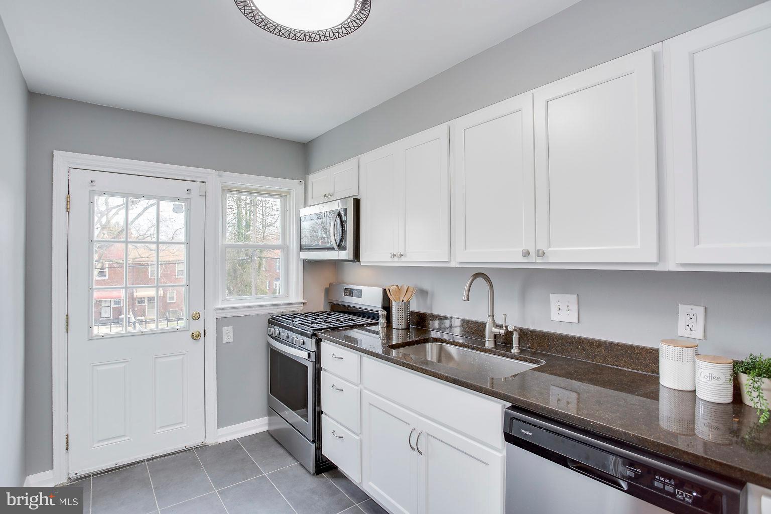 4917 West Hills Road Baltimore, MD 21229 - Photo 18 of 44