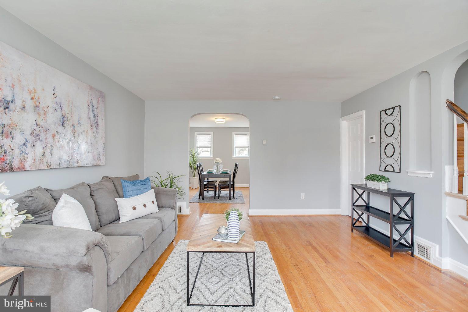 4917 West Hills Road Baltimore, MD 21229 - Photo 4 of 44