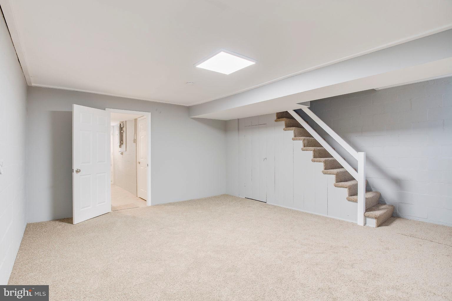 4917 West Hills Road Baltimore, MD 21229 - Photo 33 of 44