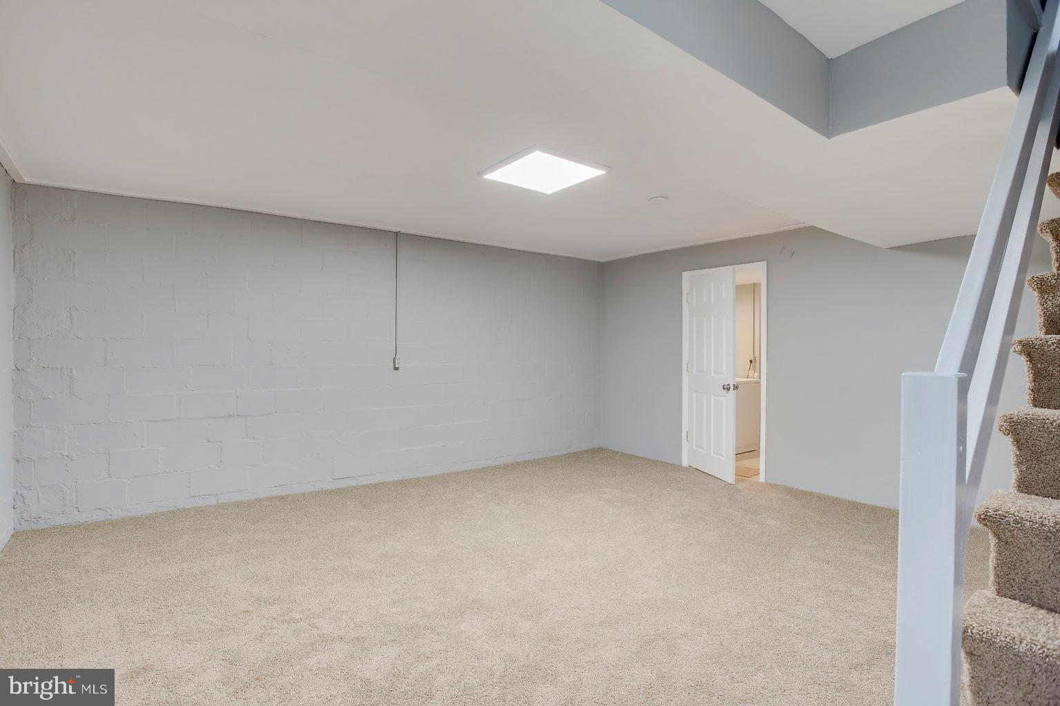 4917 West Hills Road Baltimore, MD 21229 - Photo 34 of 44