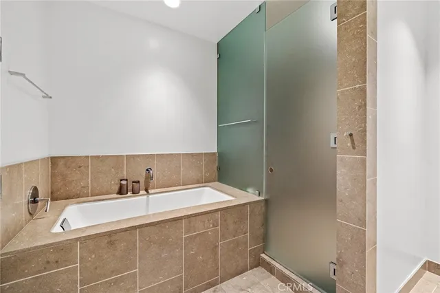 $539,000 | 6250 Hollywood Boulevard, Unit 4M, Los Angeles, CA 90028