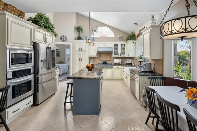 $1,050,000 | 22507 Poplar Street, Saugus, CA 91390