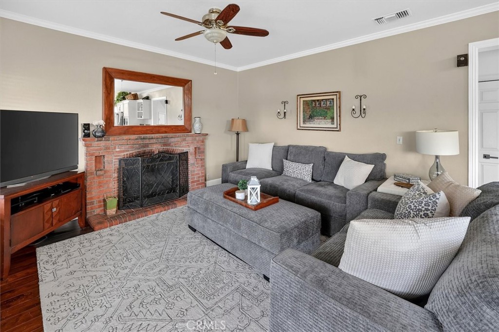 22507 Poplar Street Saugus, CA 91390 - Photo 15 of 54