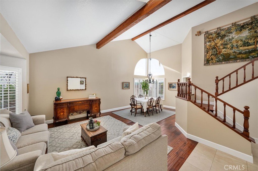 22507 Poplar Street Saugus, CA 91390 - Photo 3 of 54