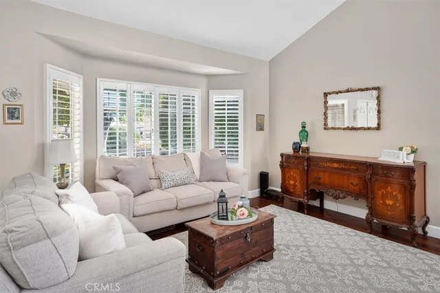 $1,050,000 | 22507 Poplar Street, Saugus, CA 91390