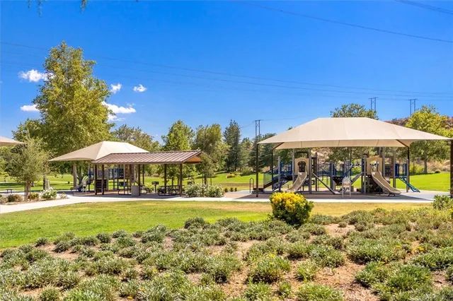 $1,050,000 | 22507 Poplar Street, Saugus, CA 91390