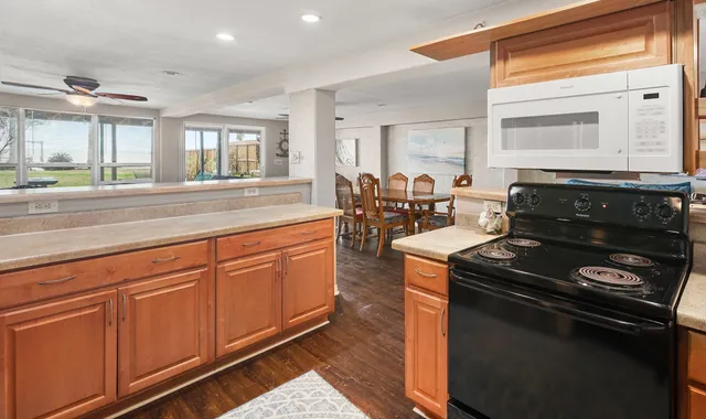 $574,000 | 2306 Avenue North, Dickinson, TX 77539