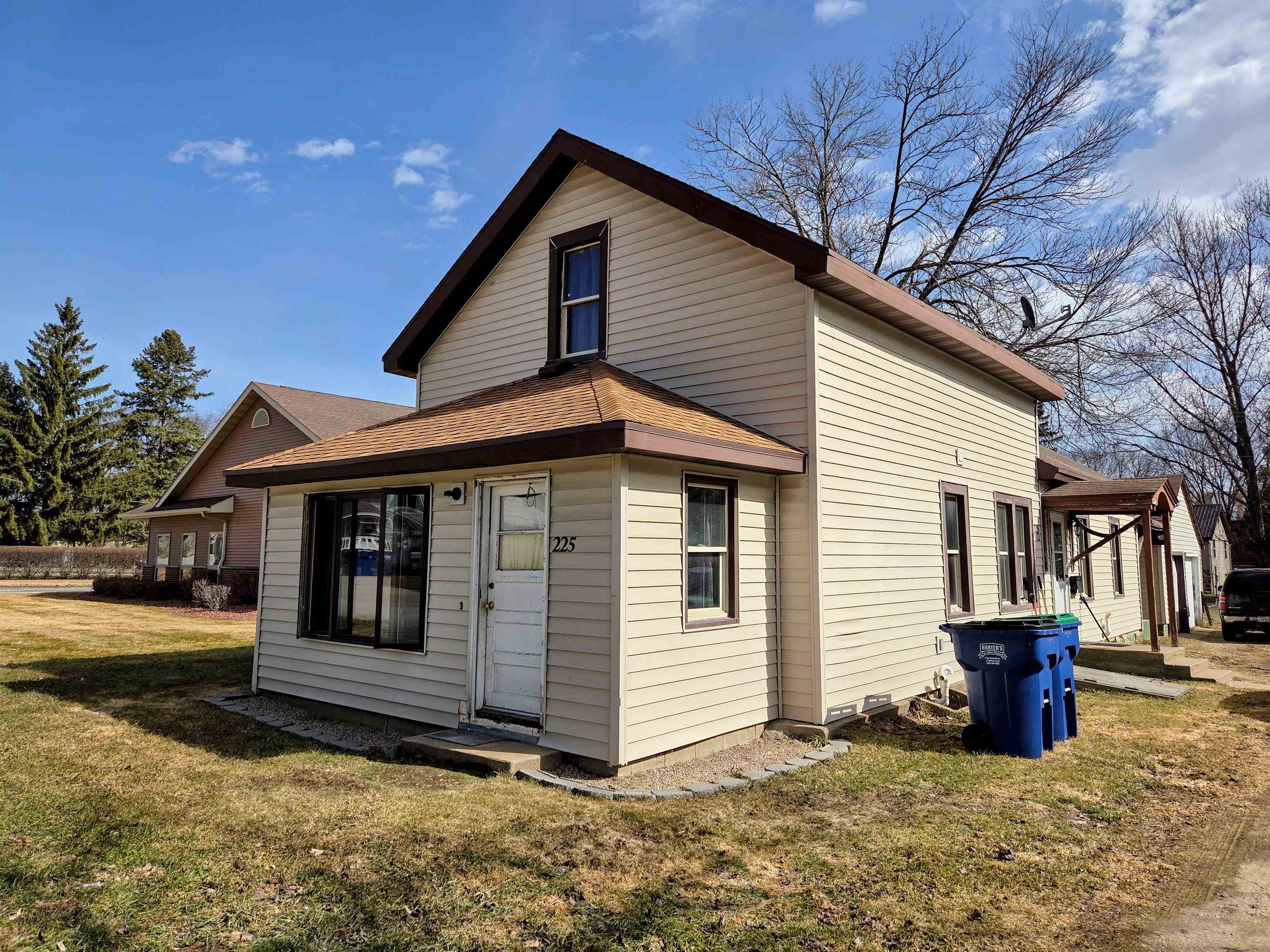 225 South Main Street Iola, WI 54945 - Photo 1 of 22
