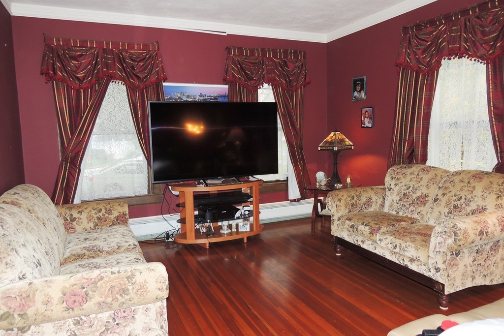 26 Fairfield Street Springfield, MA 01108 - Photo 3 of 23 Gallery Image 3