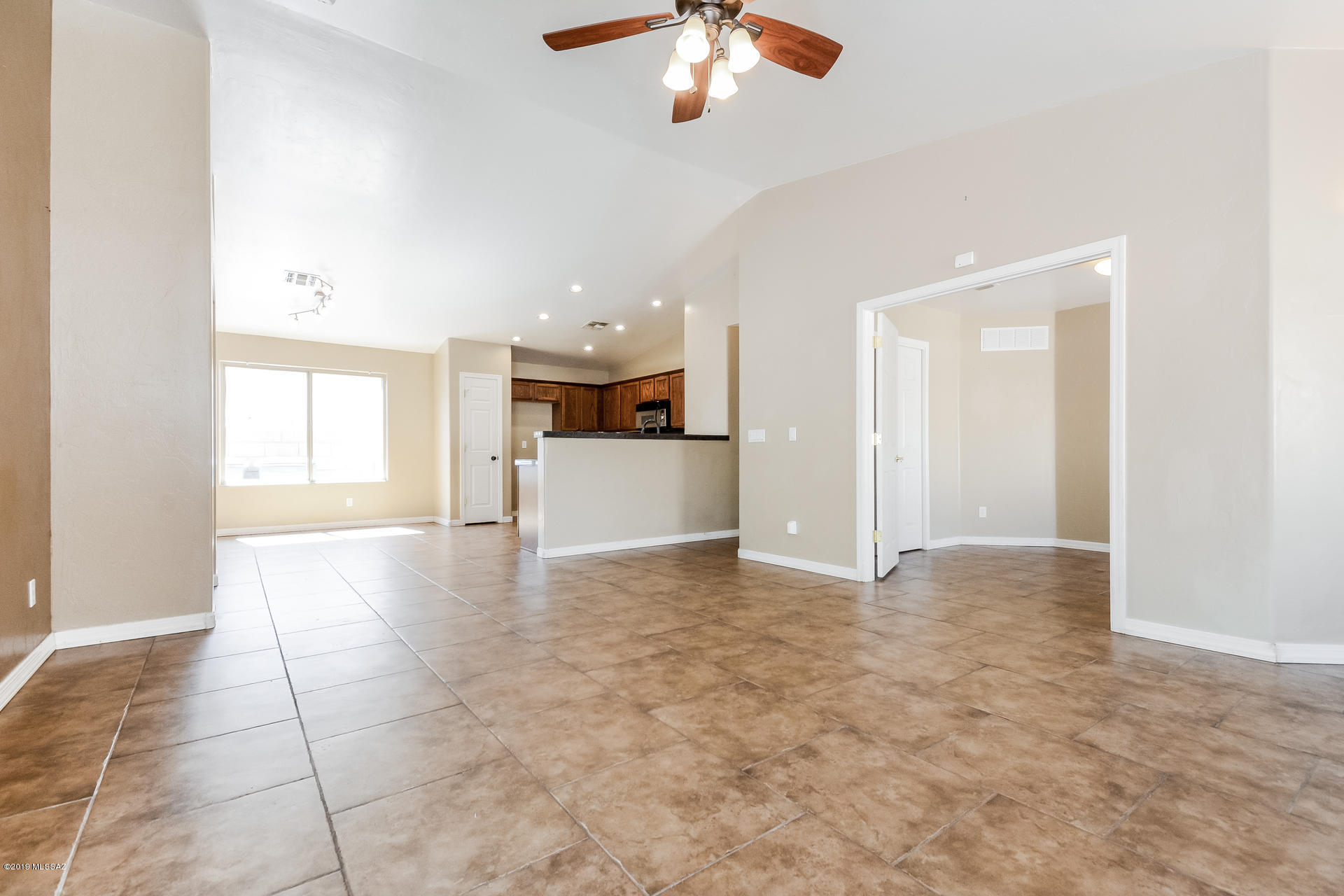 8353 South Bainbridge Road Tucson, AZ 85747 - Photo 7 of 24