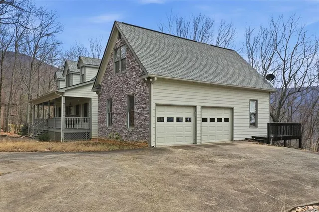 a view of a tall brick building