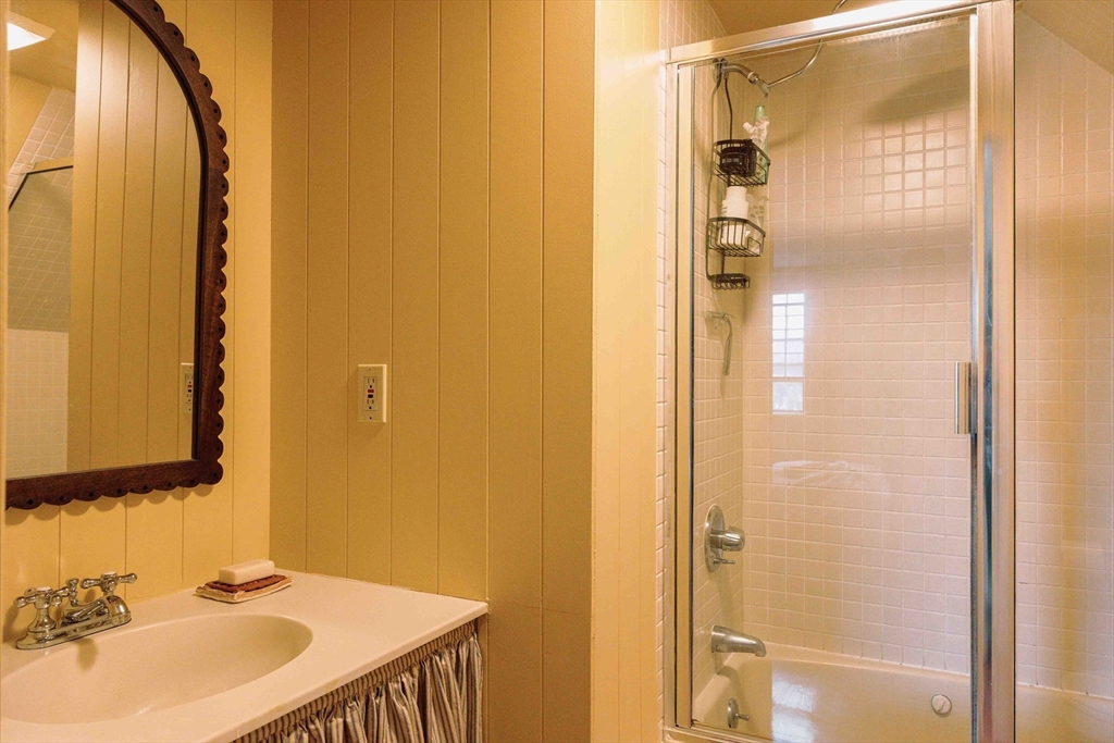 636 Bernardston Road Greenfield, MA 01301 - Photo 29 of 37 Gallery Image 29