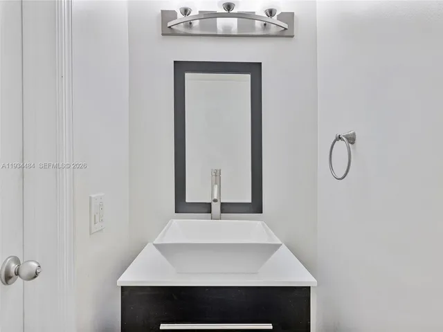 a view of entryway with washer and dryer