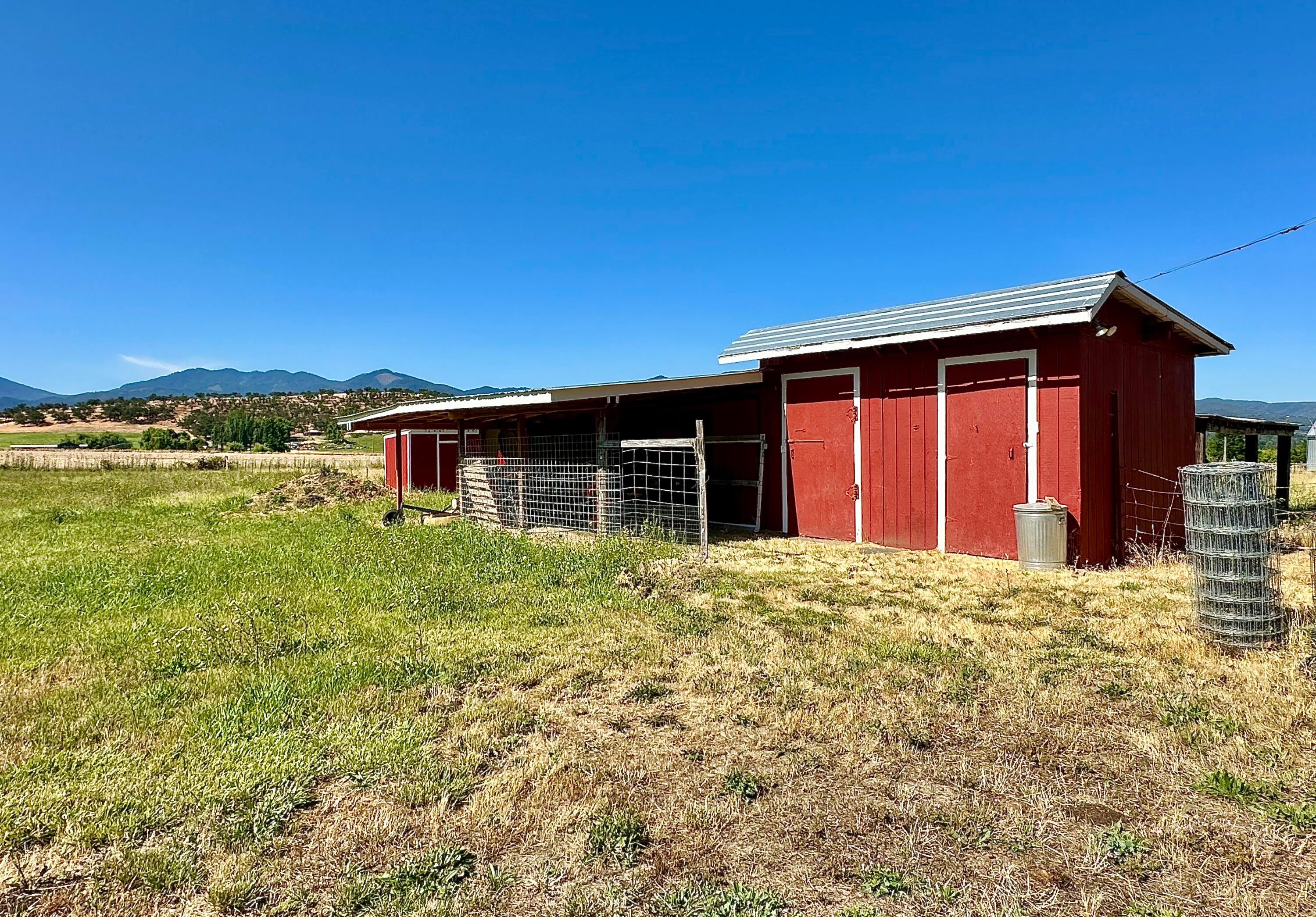 4810 Fern Valley Road Medford, OR 97504 - Photo 50 of 72 IMG_9050