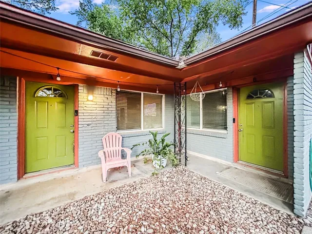 $1,695 | 2309 Alta Vista Avenue, Unit B, Austin, TX 78704