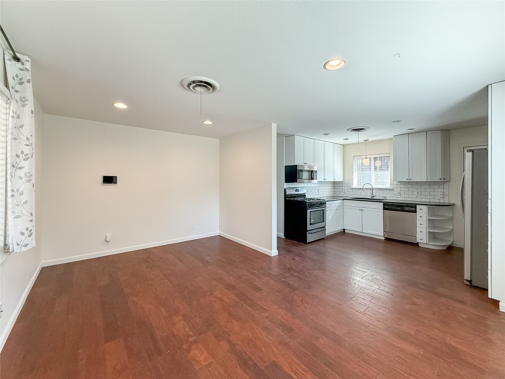 2309 Alta Vista Avenue, Unit B Austin, TX 78704 - Photo 7 of 19 a view of kitchen with wooden floor