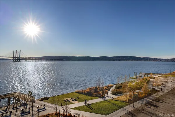 $2,395,000 | 4 Lighthouse Landing, Unit TH03, Sleepy Hollow, NY 10591