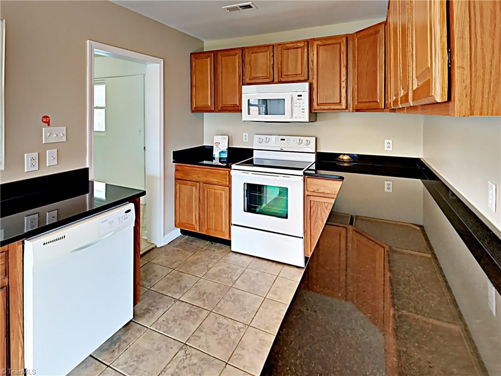 2807 Candlenut Road Greensboro, NC 27405 - Photo 7 of 18 Gallery Image 7