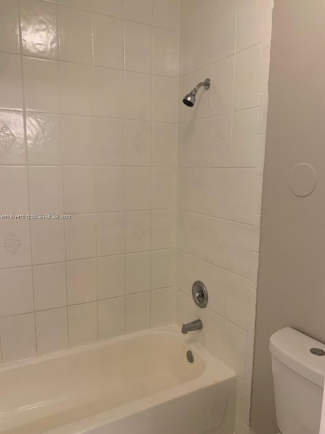 Silver Palm Homes Miami, FL 33170 - Photo 28 of 32 a bathroom with a bathtub