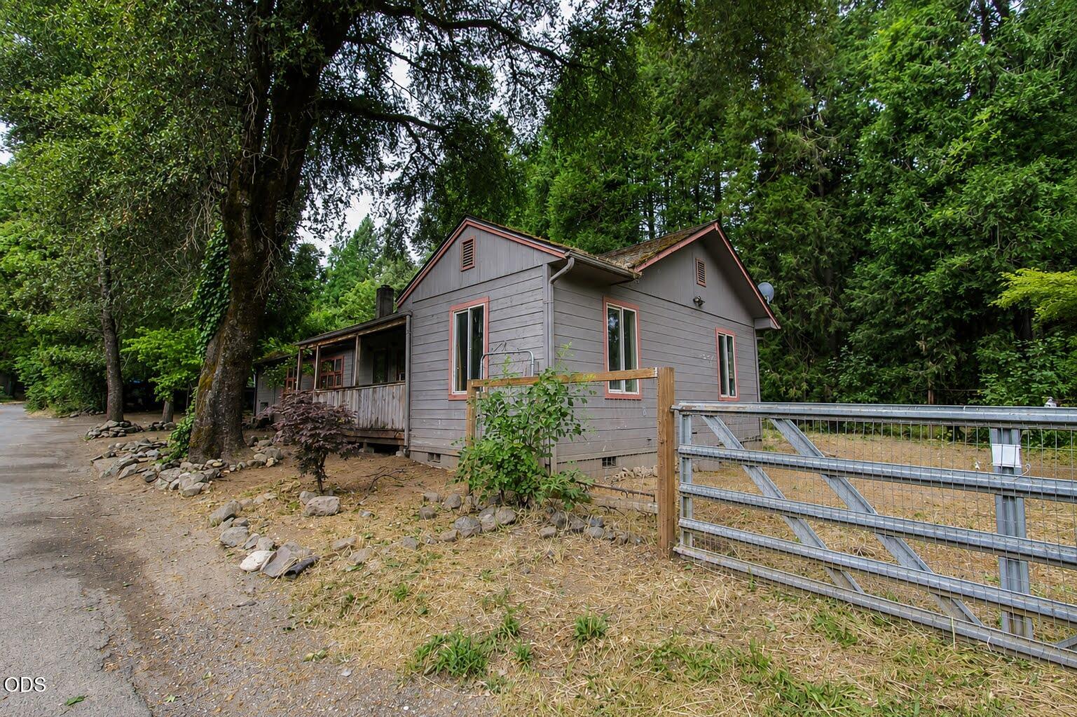 189 Bloom Road Wolf Creek, OR 97497 - Photo 2 of 13
