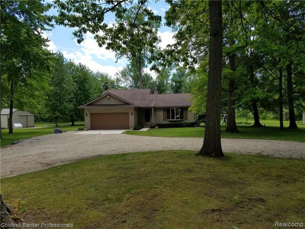 383 Henderson Road Howell, MI 48855 - Photo 2 of 41 2017-05-31 13.05