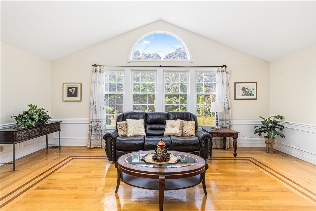 421 Sowams Road Barrington, RI 02806 - Photo 7 of 46