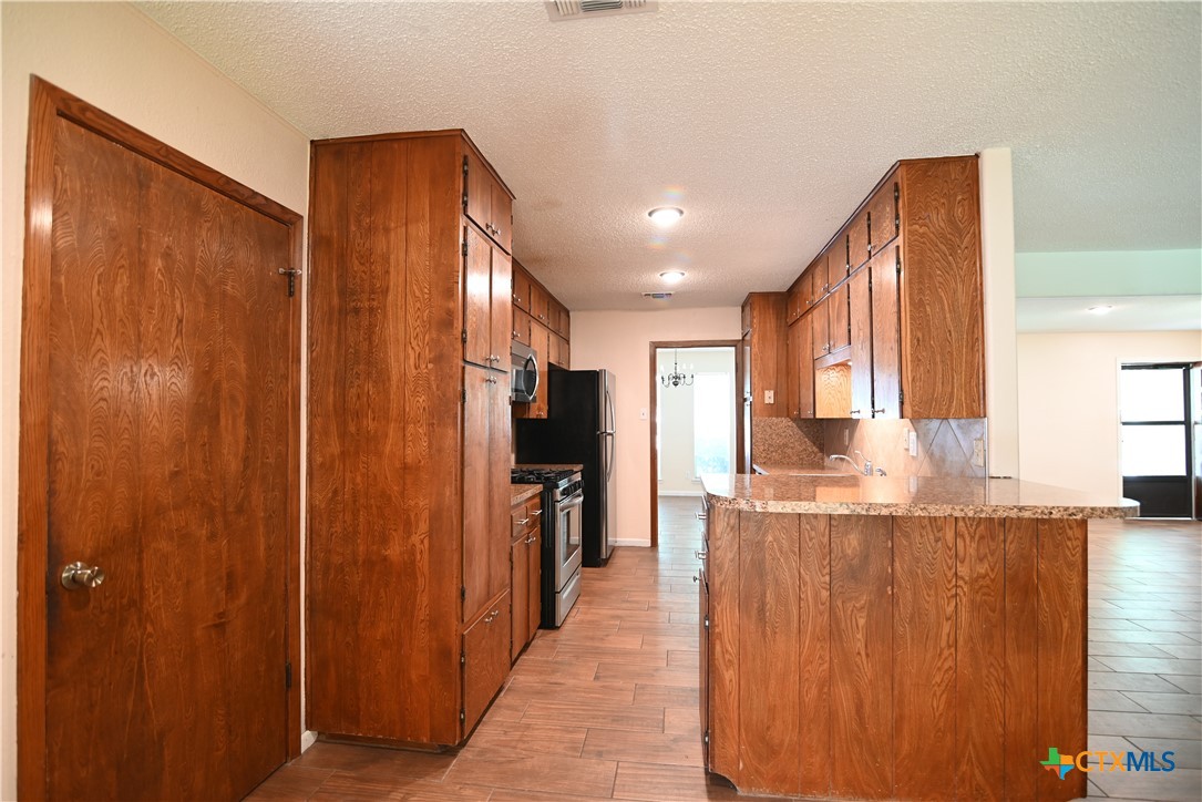 618 Allen Street Copperas Cove, TX 76522 - Photo 11 of 31 Full kitchen view from breakfast nook
