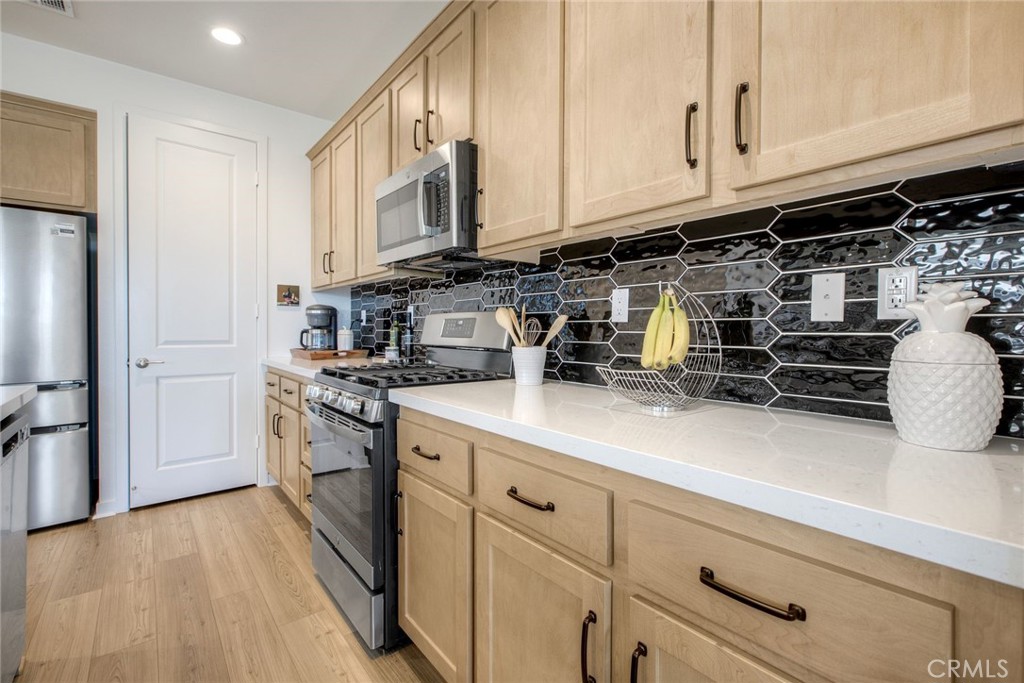 32711 Brunello Way Temecula, CA 92591 - Photo 12 of 70 Energy Efficient Appliances