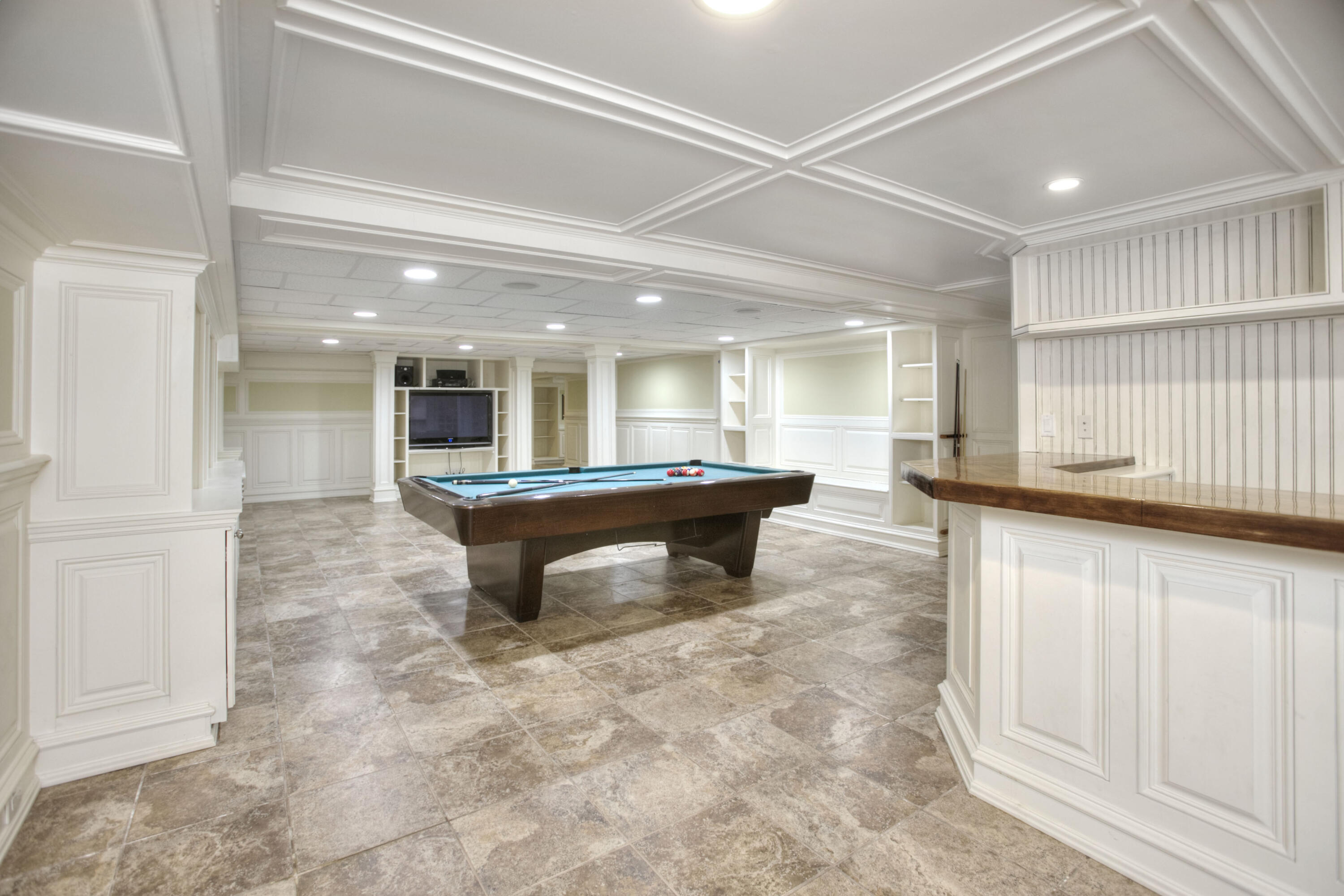 536 Roxbury Road Stamford, CT 06902 - Photo 27 of 38 a lobby with furniture and a table