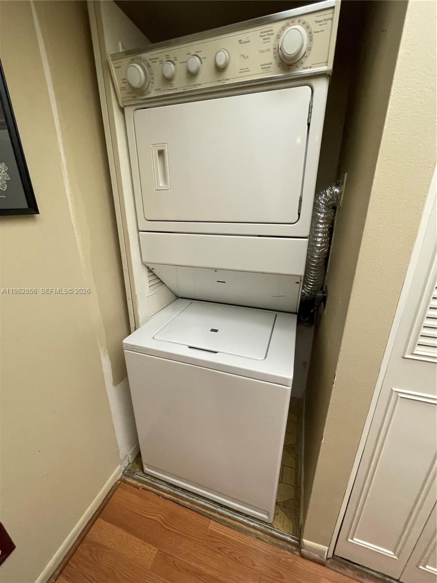 6800 Cypress Road, Unit 305 Plantation, FL 33317 - Photo 6 of 9