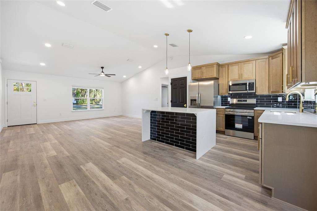 8 Spring Loop Ocala, FL 34472 - Photo 11 of 40