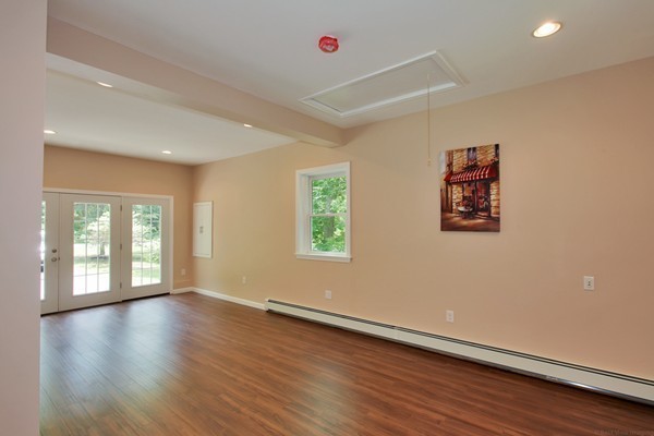 91 Sutton Road Webster, MA 01570 - Photo 16 of 29 Gallery Image 16