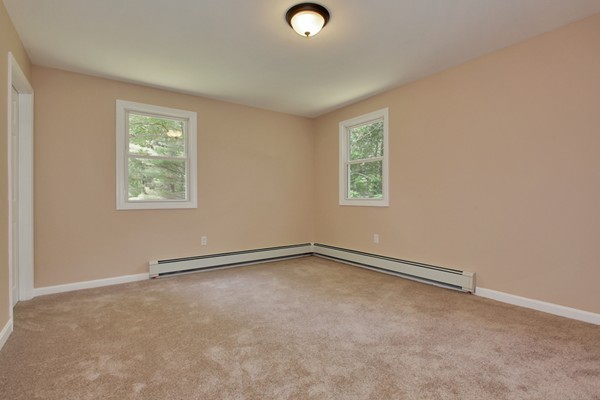 91 Sutton Road Webster, MA 01570 - Photo 23 of 29 Gallery Image 23