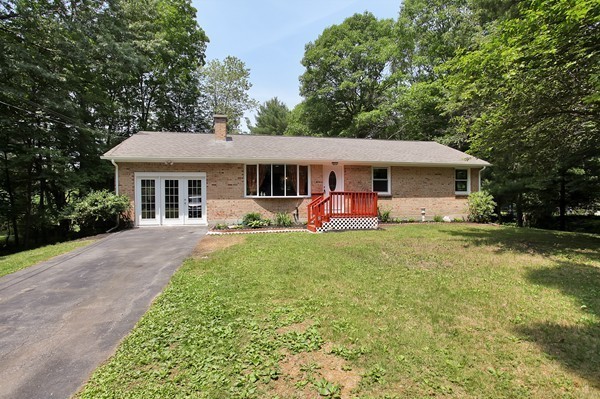91 Sutton Road Webster, MA 01570 - Photo 3 of 29 Gallery Image 3