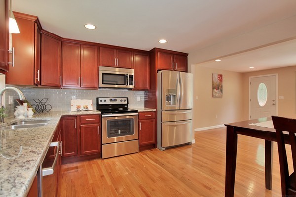 91 Sutton Road Webster, MA 01570 - Photo 8 of 29 Gallery Image 8