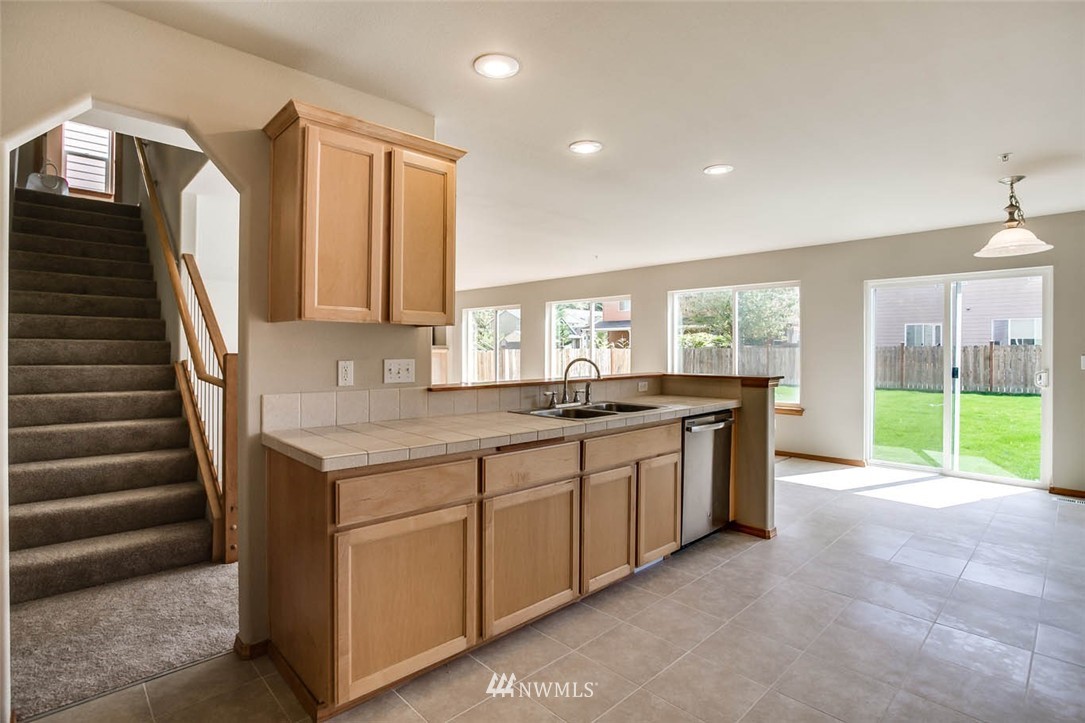 5213 Northeast 11th Court Renton, WA 98059 - Photo 11 of 25