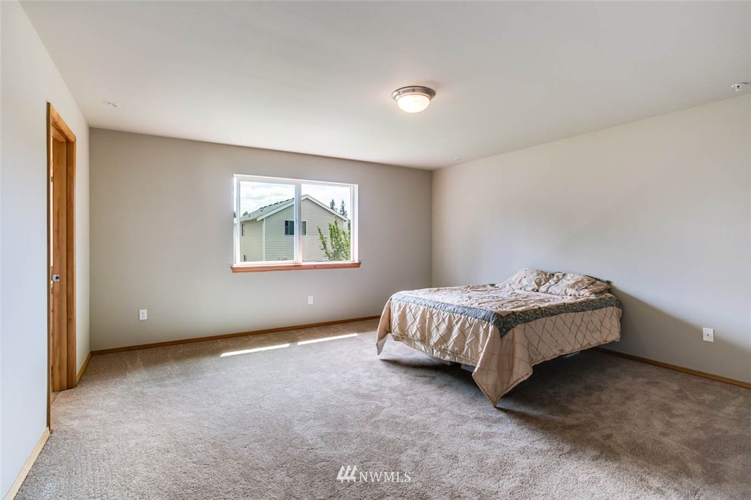 5213 Northeast 11th Court Renton, WA 98059 - Photo 13 of 25