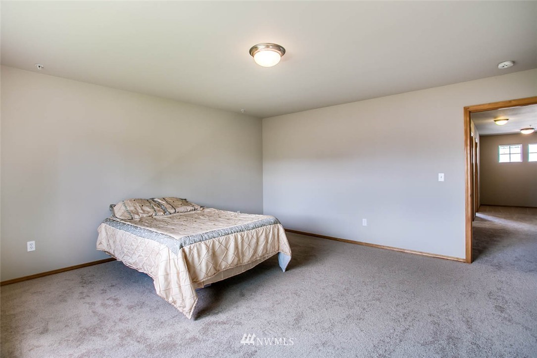 5213 Northeast 11th Court Renton, WA 98059 - Photo 14 of 25