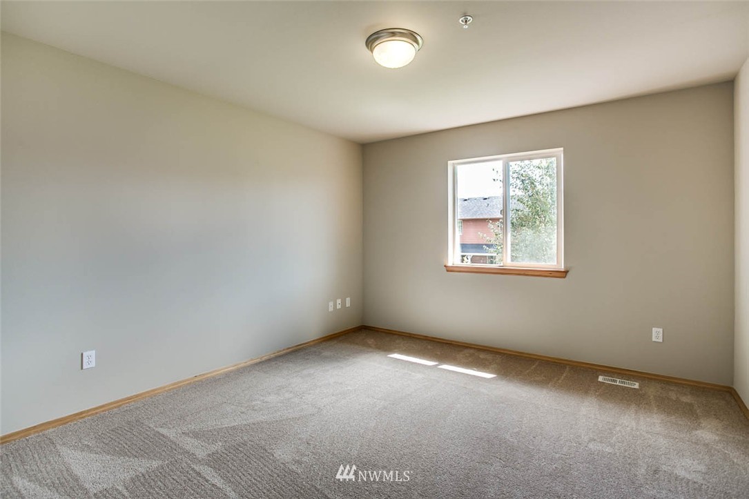 5213 Northeast 11th Court Renton, WA 98059 - Photo 17 of 25