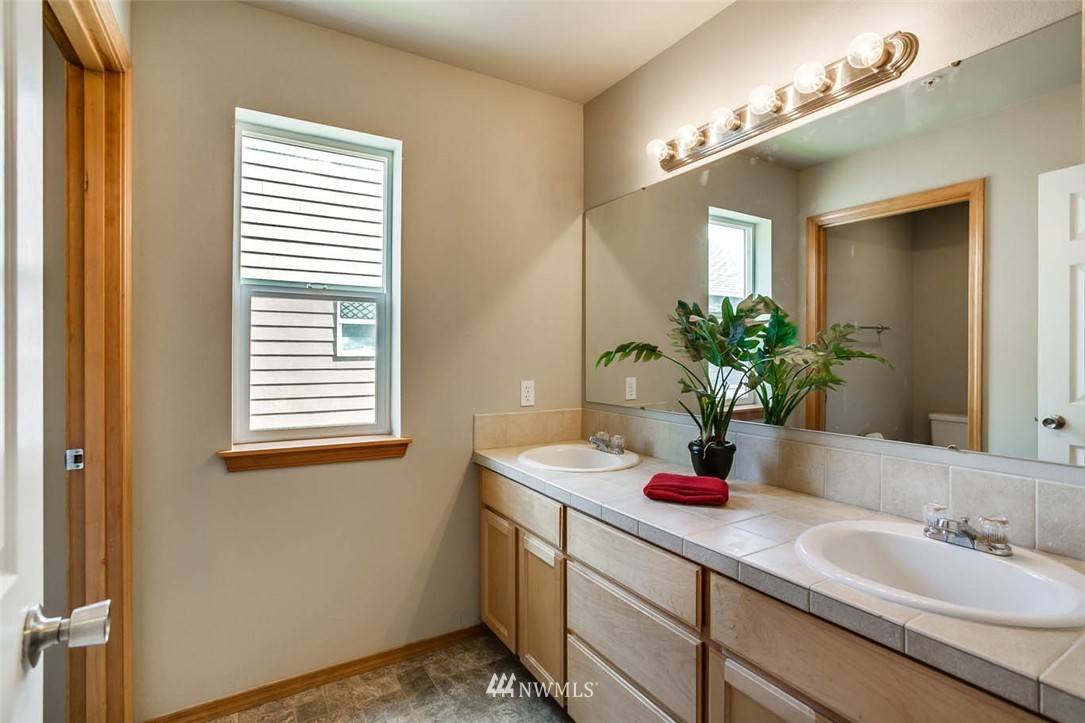 5213 Northeast 11th Court Renton, WA 98059 - Photo 19 of 25