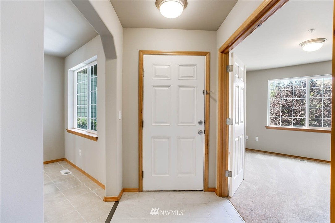5213 Northeast 11th Court Renton, WA 98059 - Photo 3 of 25