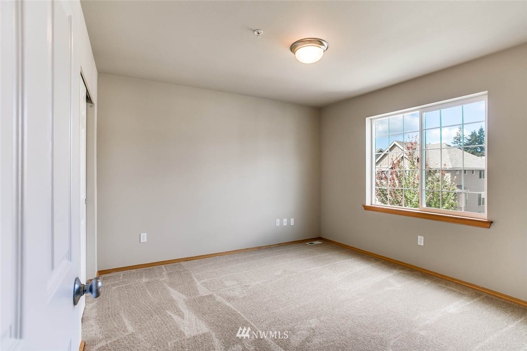 5213 Northeast 11th Court Renton, WA 98059 - Photo 23 of 25