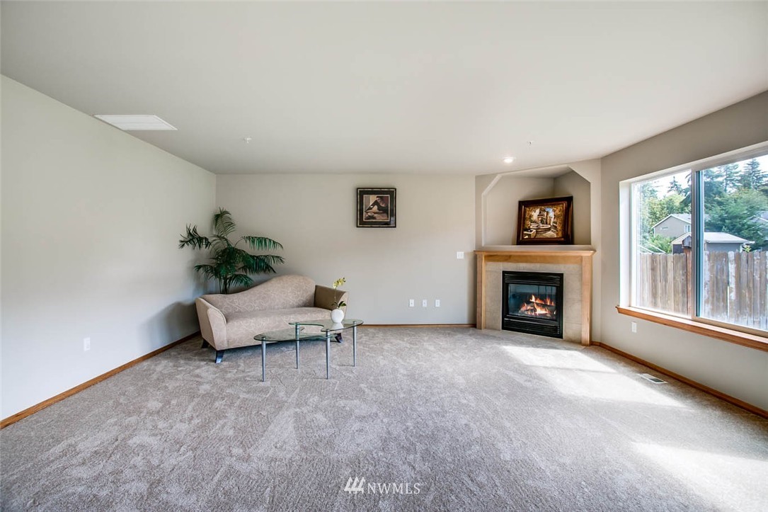 5213 Northeast 11th Court Renton, WA 98059 - Photo 6 of 25