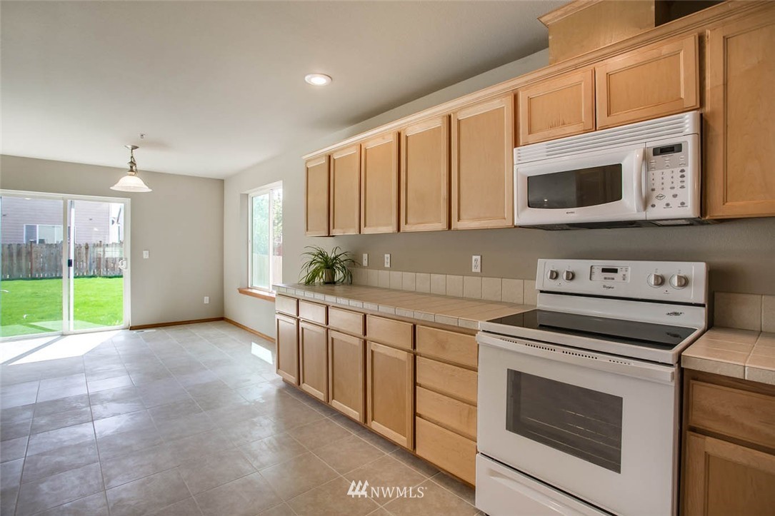 5213 Northeast 11th Court Renton, WA 98059 - Photo 10 of 25